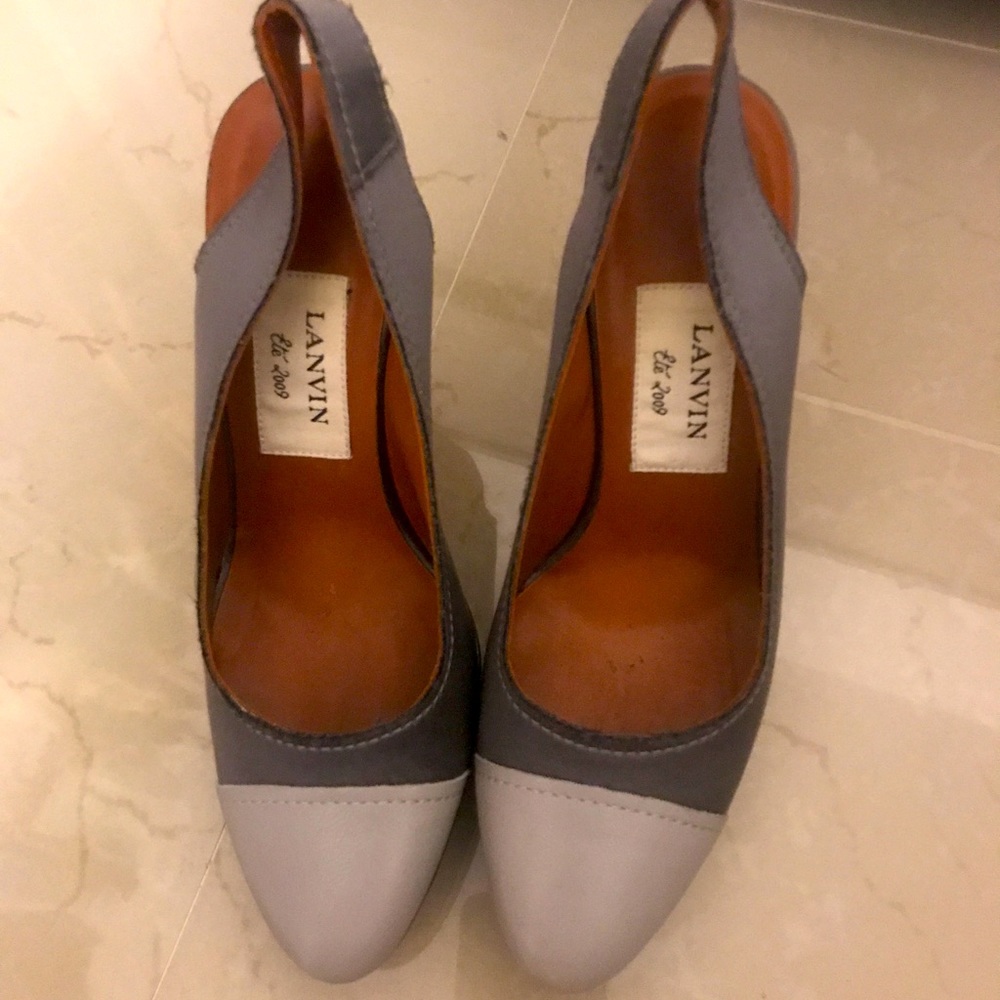 Authentic LANVIN Grey Platform Cap Toe Satin and leather sling back Pump.